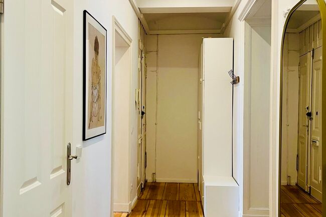 Eingangsbereich mit Kleiderschrank