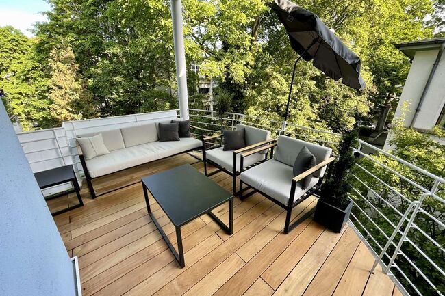 Balkon mit Ausblick Innenhof