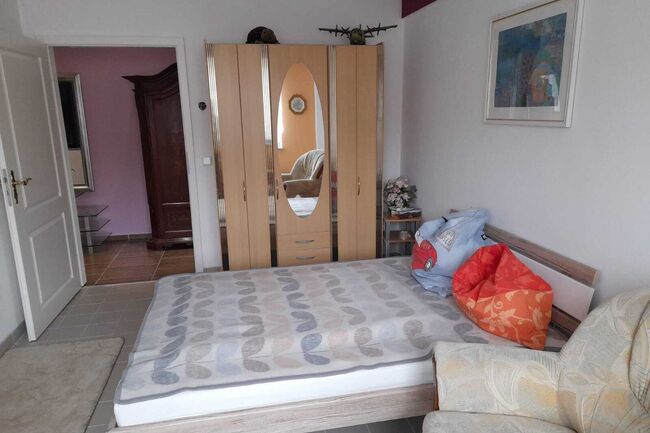 Schlafzimmer 1